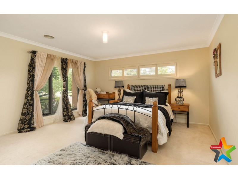 41 Valley Park Drive, Mooroolbark VIC 3138