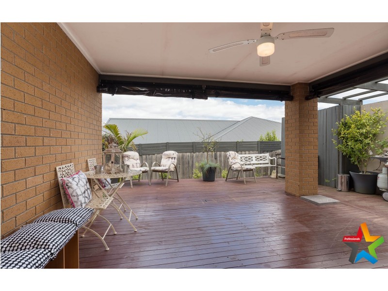41 Valley Park Drive, Mooroolbark VIC 3138