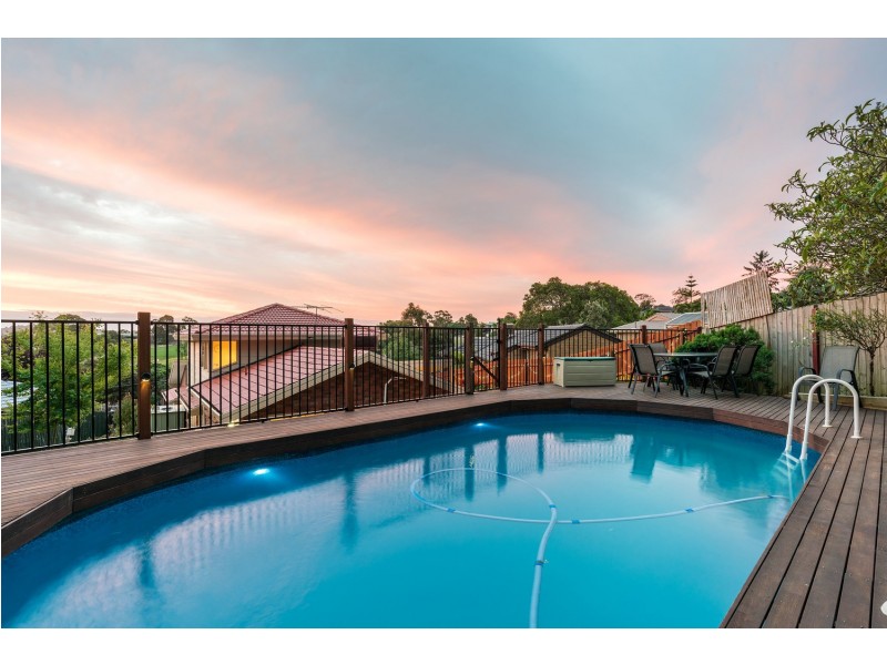 16 Meadowlark Lane, Mooroolbark VIC 3138