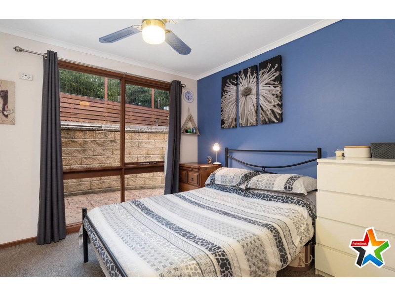 16 Meadowlark Lane, Mooroolbark VIC 3138