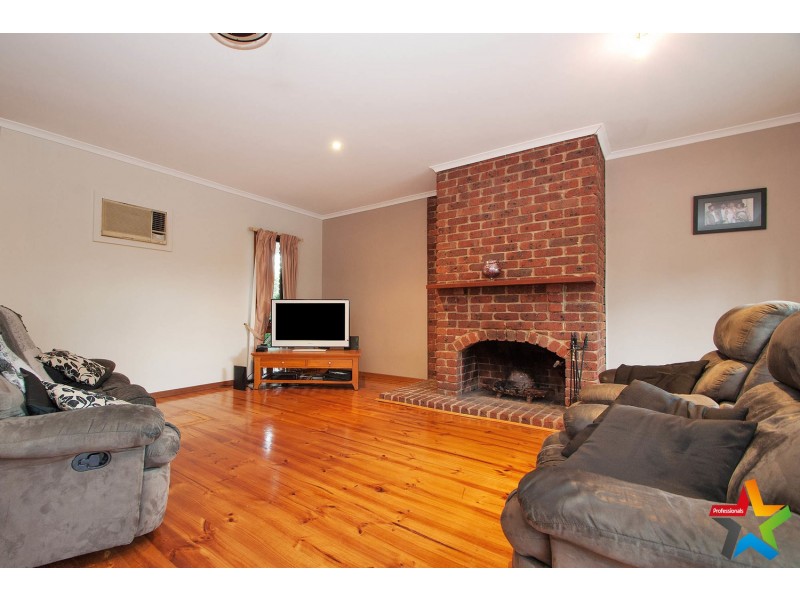 3 Dyson Court, Mooroolbark VIC 3138