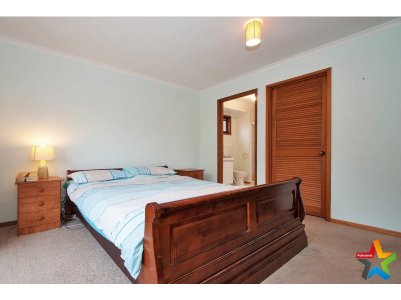 3 Dyson Court, Mooroolbark VIC 3138