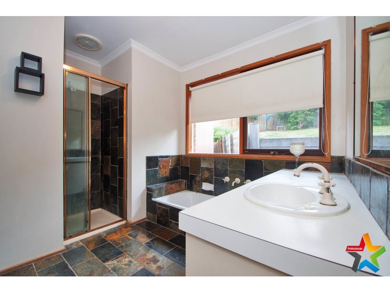 3 Dyson Court, Mooroolbark VIC 3138