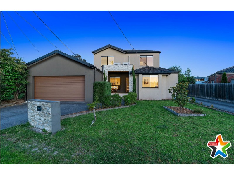 6 Saxon Drive, Mooroolbark VIC 3138