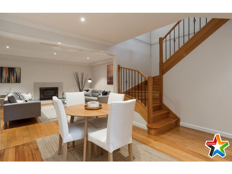 6 Saxon Drive, Mooroolbark VIC 3138