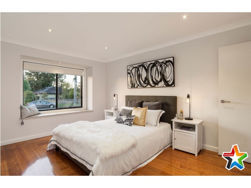 6 Saxon Drive, Mooroolbark VIC 3138