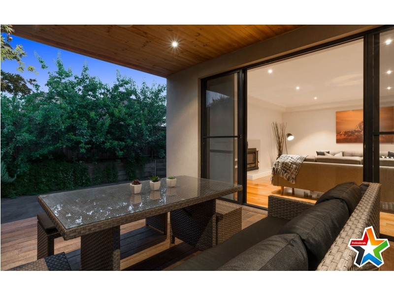 6 Saxon Drive, Mooroolbark VIC 3138