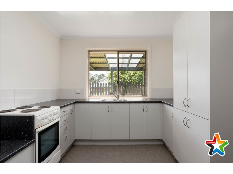 11 Chelsworth Park Lane, Lilydale VIC 3140