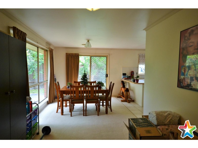 2/1 Rodleigh Street, Croydon VIC 3136