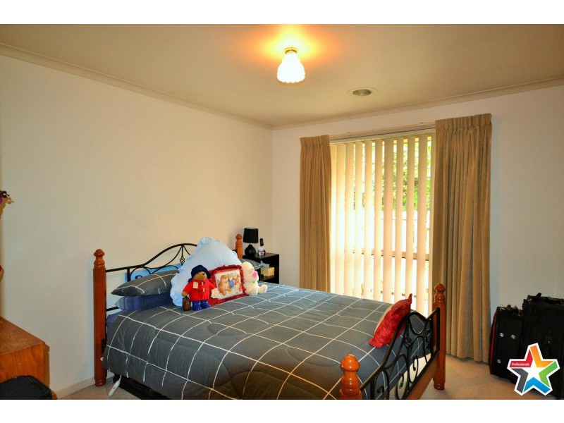 2/1 Rodleigh Street, Croydon VIC 3136