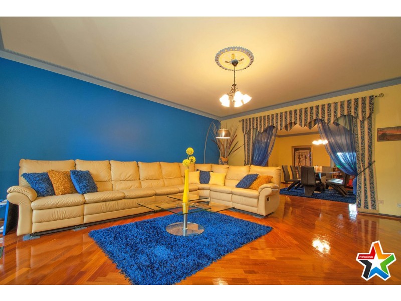 30 Struan Avenue, Mooroolbark VIC 3138