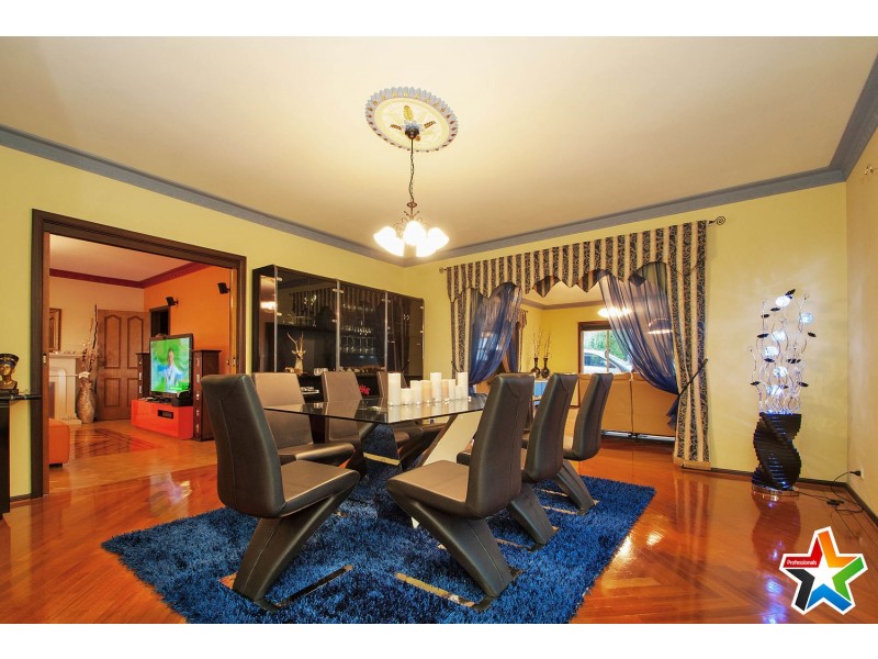 30 Struan Avenue, Mooroolbark VIC 3138