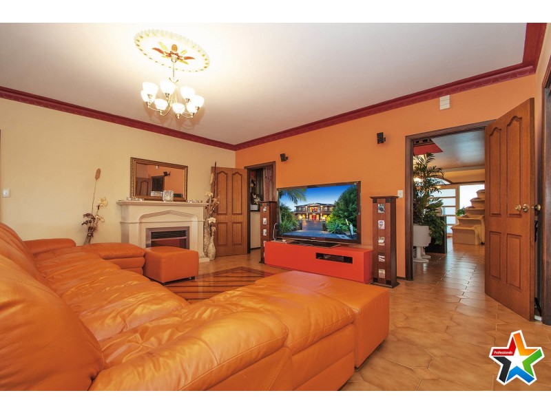 30 Struan Avenue, Mooroolbark VIC 3138