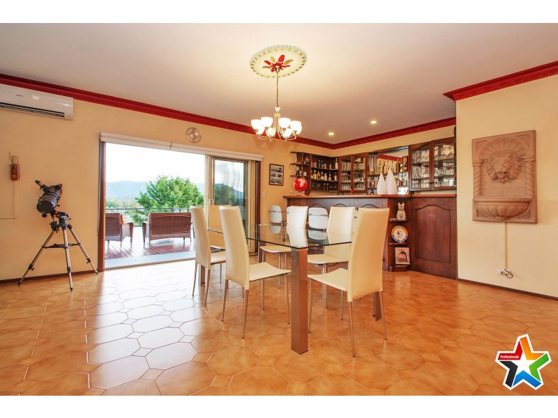 30 Struan Avenue, Mooroolbark VIC 3138