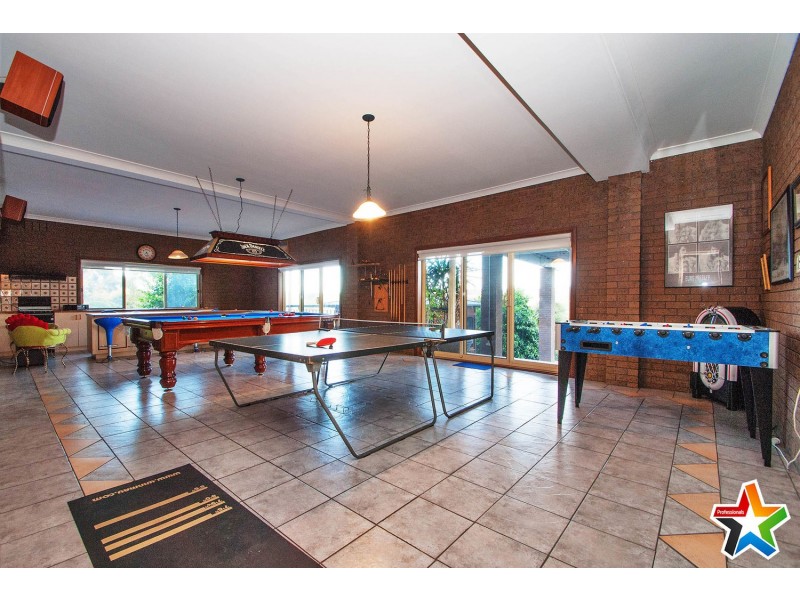 30 Struan Avenue, Mooroolbark VIC 3138