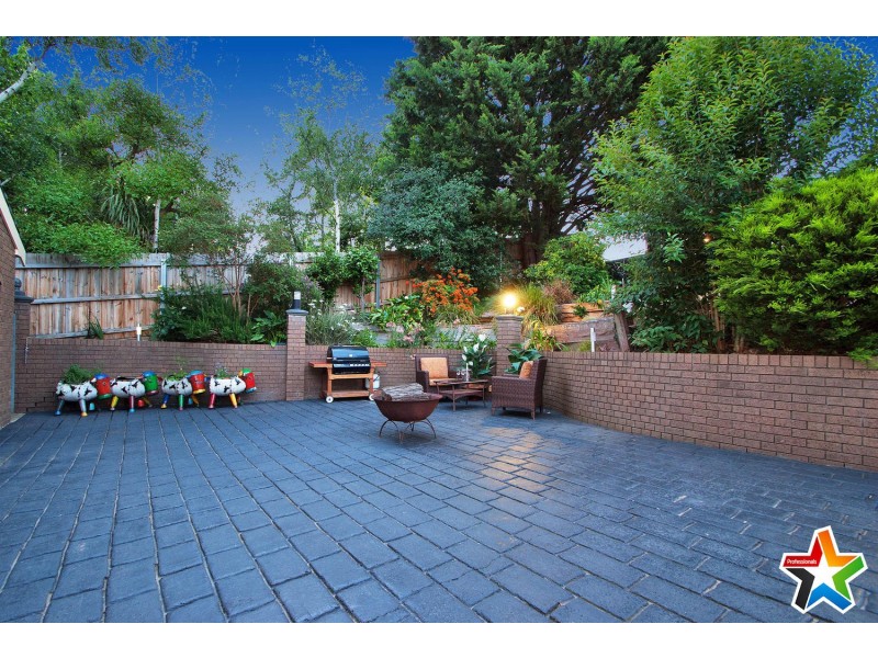 30 Struan Avenue, Mooroolbark VIC 3138