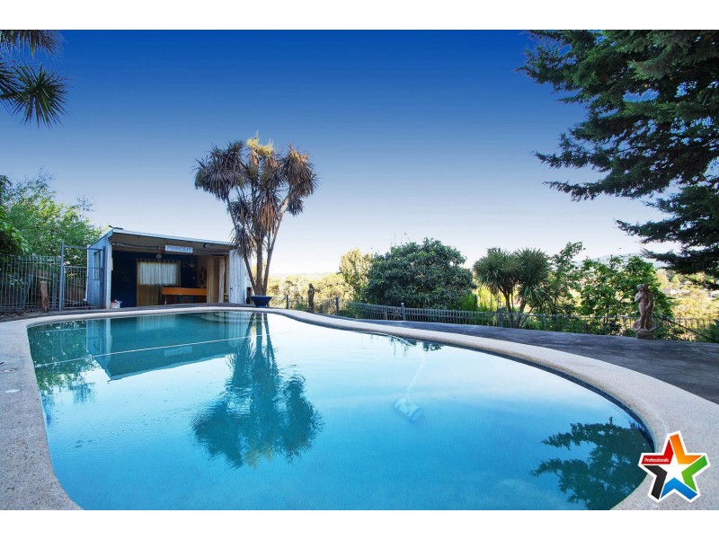 30 Struan Avenue, Mooroolbark VIC 3138