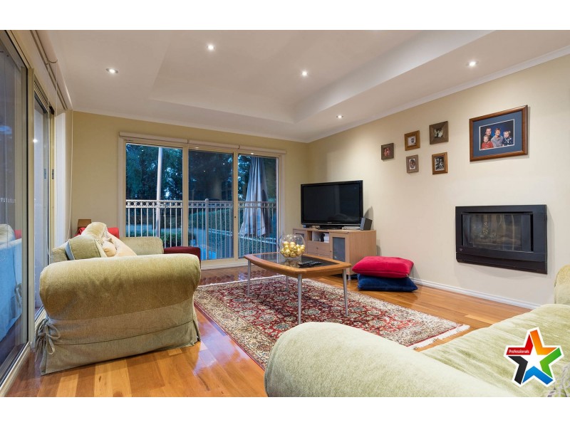 3 Stratheden Place, Mooroolbark VIC 3138