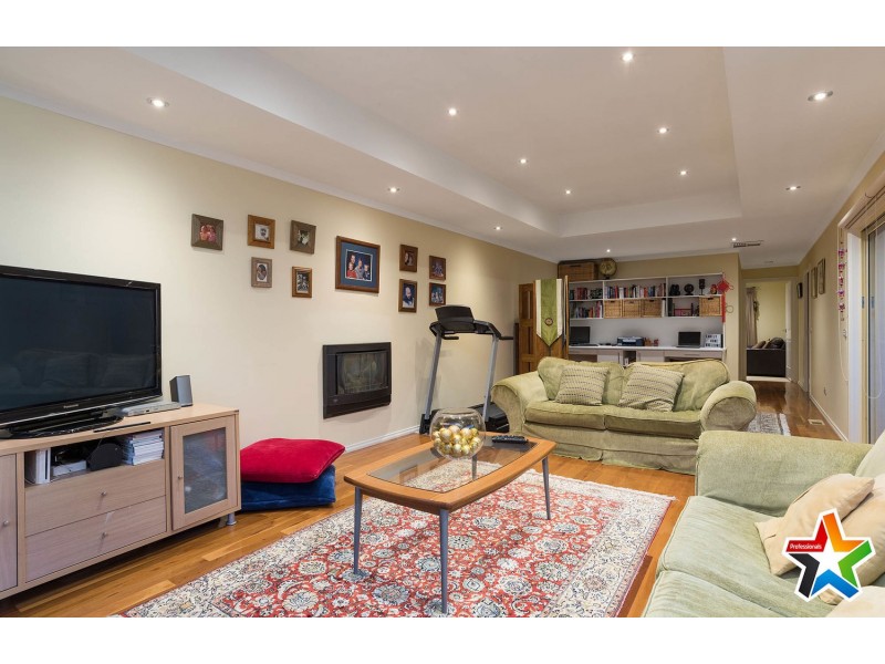 3 Stratheden Place, Mooroolbark VIC 3138