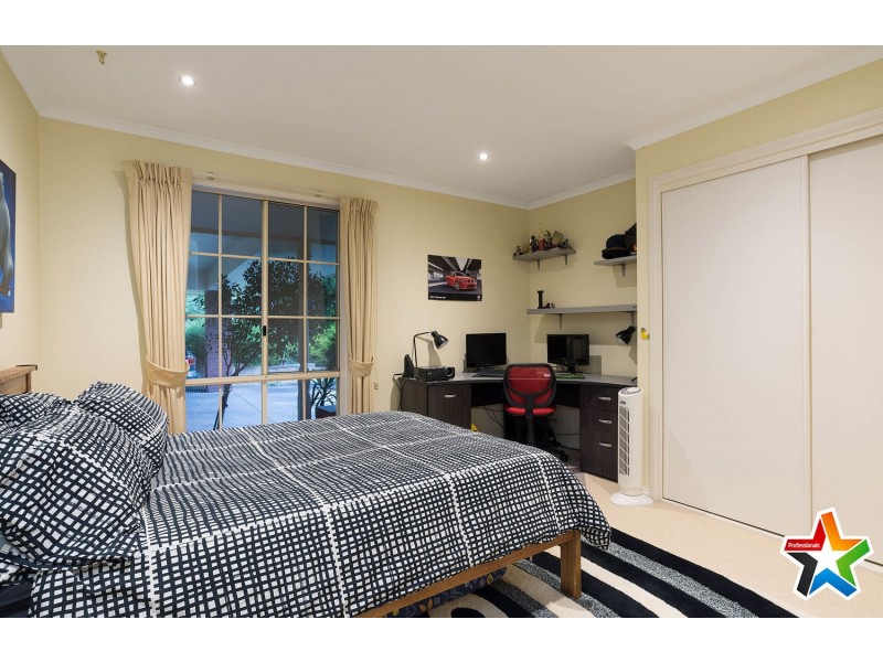 3 Stratheden Place, Mooroolbark VIC 3138