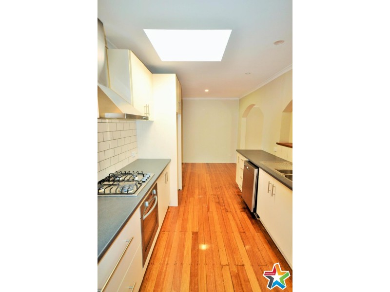 24 Pembroke Road, Mooroolbark VIC 3138