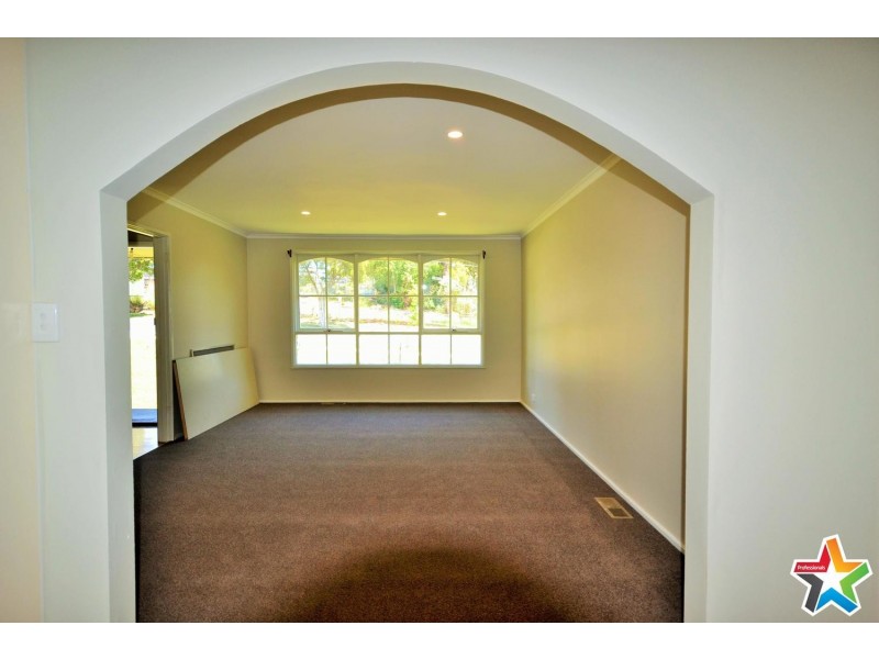 24 Pembroke Road, Mooroolbark VIC 3138