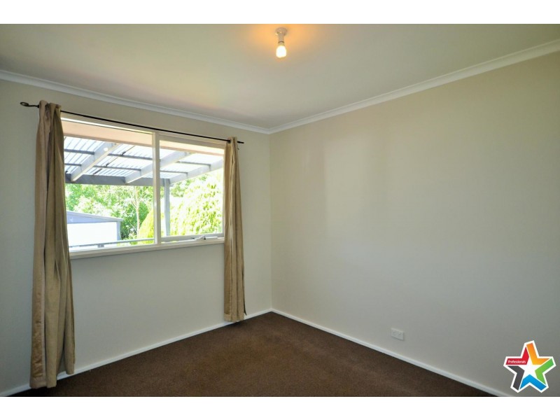 24 Pembroke Road, Mooroolbark VIC 3138