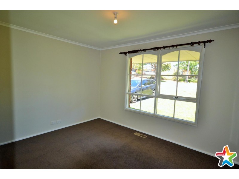 24 Pembroke Road, Mooroolbark VIC 3138