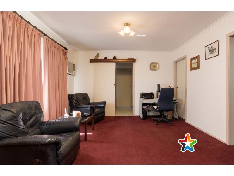 16 Highpoint Avenue, Mooroolbark VIC 3138