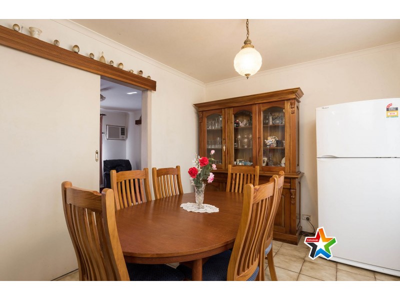 16 Highpoint Avenue, Mooroolbark VIC 3138