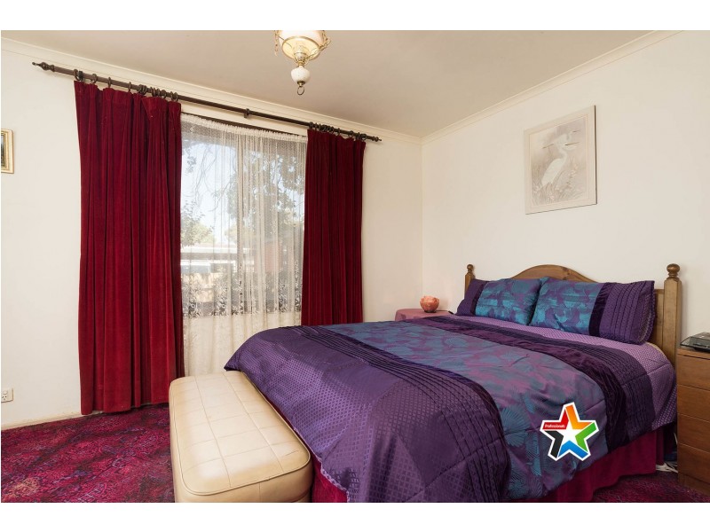 16 Highpoint Avenue, Mooroolbark VIC 3138