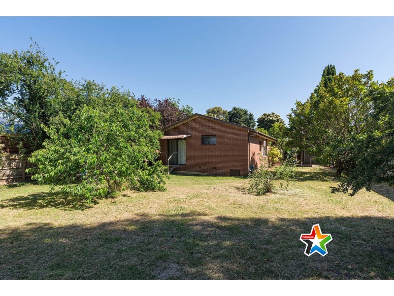 16 Highpoint Avenue, Mooroolbark VIC 3138