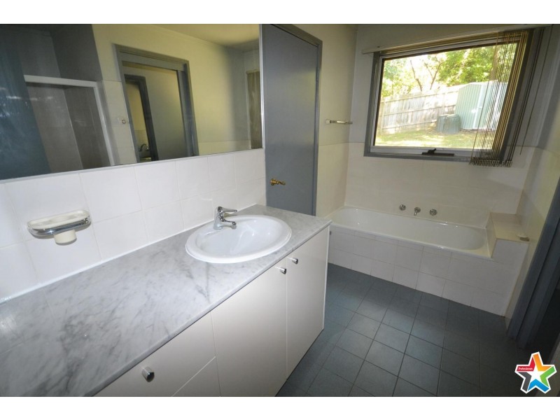 2/7 Central Avenue, Mooroolbark VIC 3138