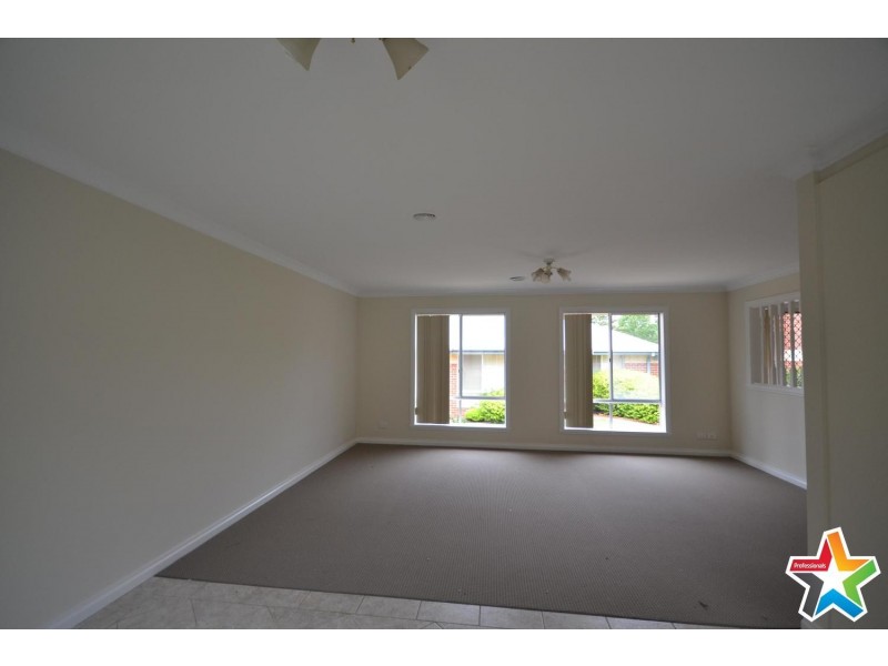 3/16 Mountain View Road, Kilsyth VIC 3137