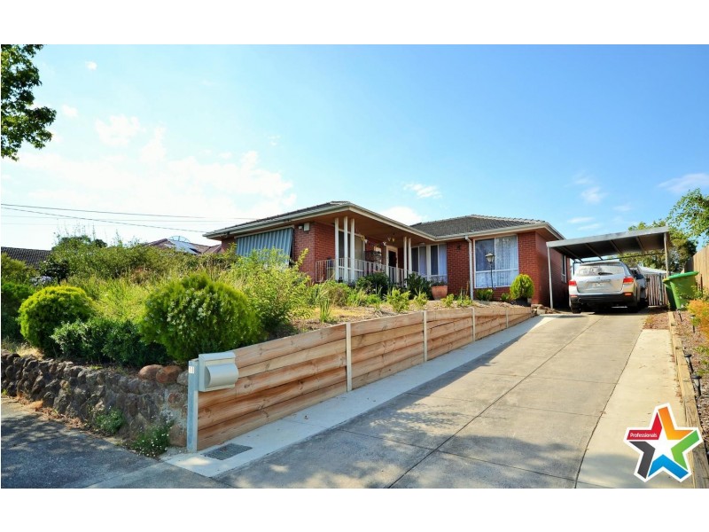 18 Sweetland Road, Mooroolbark VIC 3138