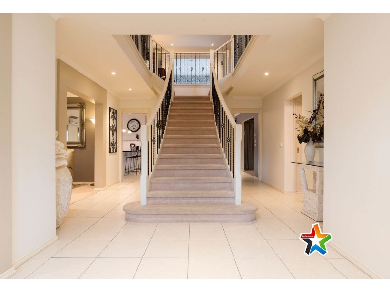 4 Rome Terrace, Mooroolbark VIC 3138