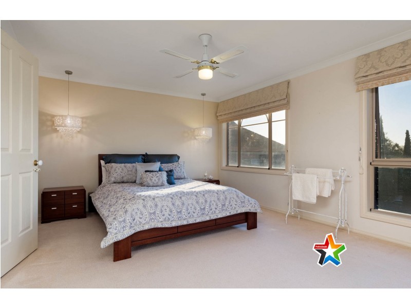 4 Rome Terrace, Mooroolbark VIC 3138