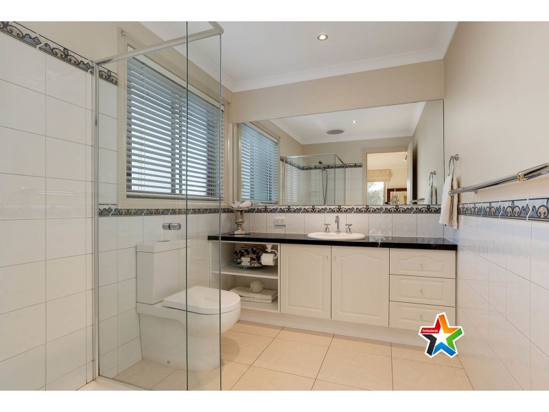 4 Rome Terrace, Mooroolbark VIC 3138