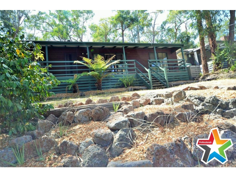 54 Commercial Road, Mount Evelyn VIC 3796