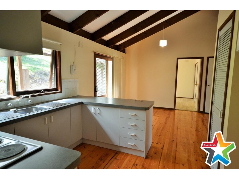 54 Commercial Road, Mount Evelyn VIC 3796