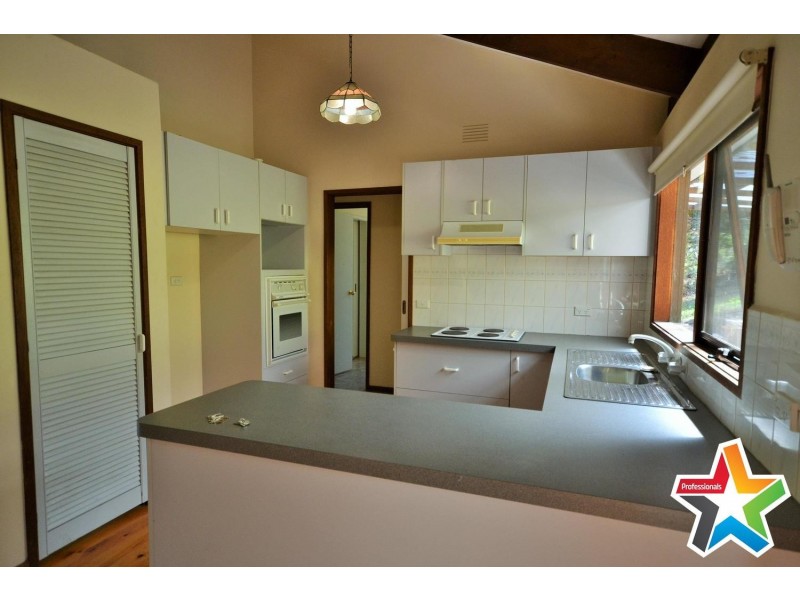 54 Commercial Road, Mount Evelyn VIC 3796