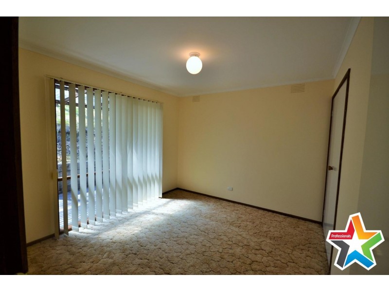 54 Commercial Road, Mount Evelyn VIC 3796