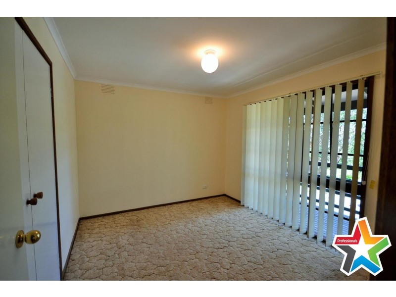 54 Commercial Road, Mount Evelyn VIC 3796