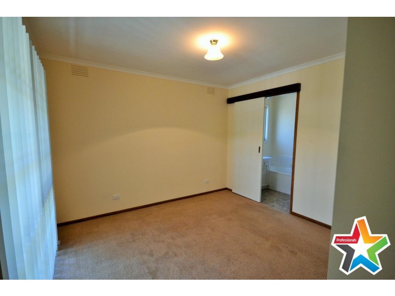 54 Commercial Road, Mount Evelyn VIC 3796