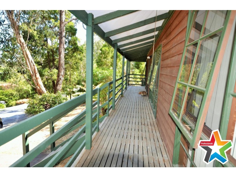 54 Commercial Road, Mount Evelyn VIC 3796