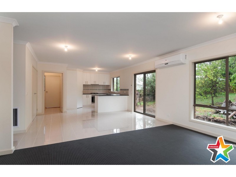 9A Aintree Street, Mooroolbark VIC 3138