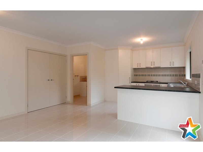 9A Aintree Street, Mooroolbark VIC 3138