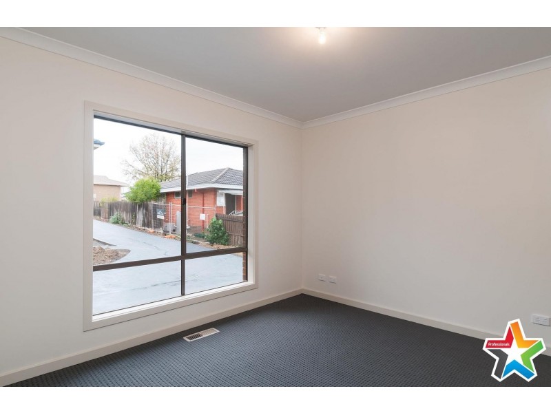 9A Aintree Street, Mooroolbark VIC 3138