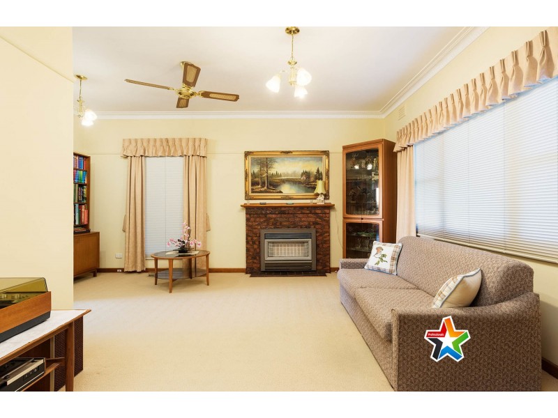 2 Vista Avenue, Ringwood East VIC 3135