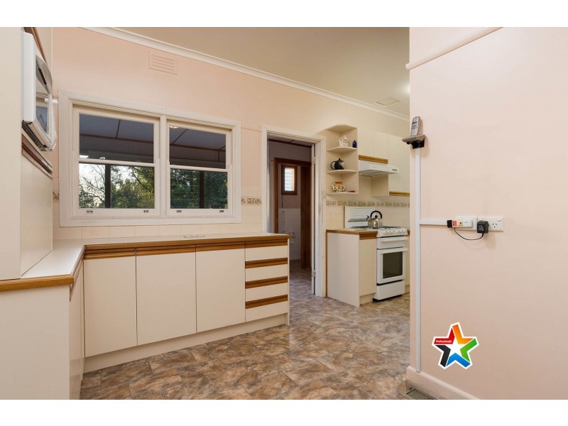 2 Vista Avenue, Ringwood East VIC 3135